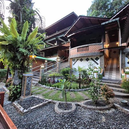 Sam'S Bungalows And Treks Bukit Lawang Extérieur photo