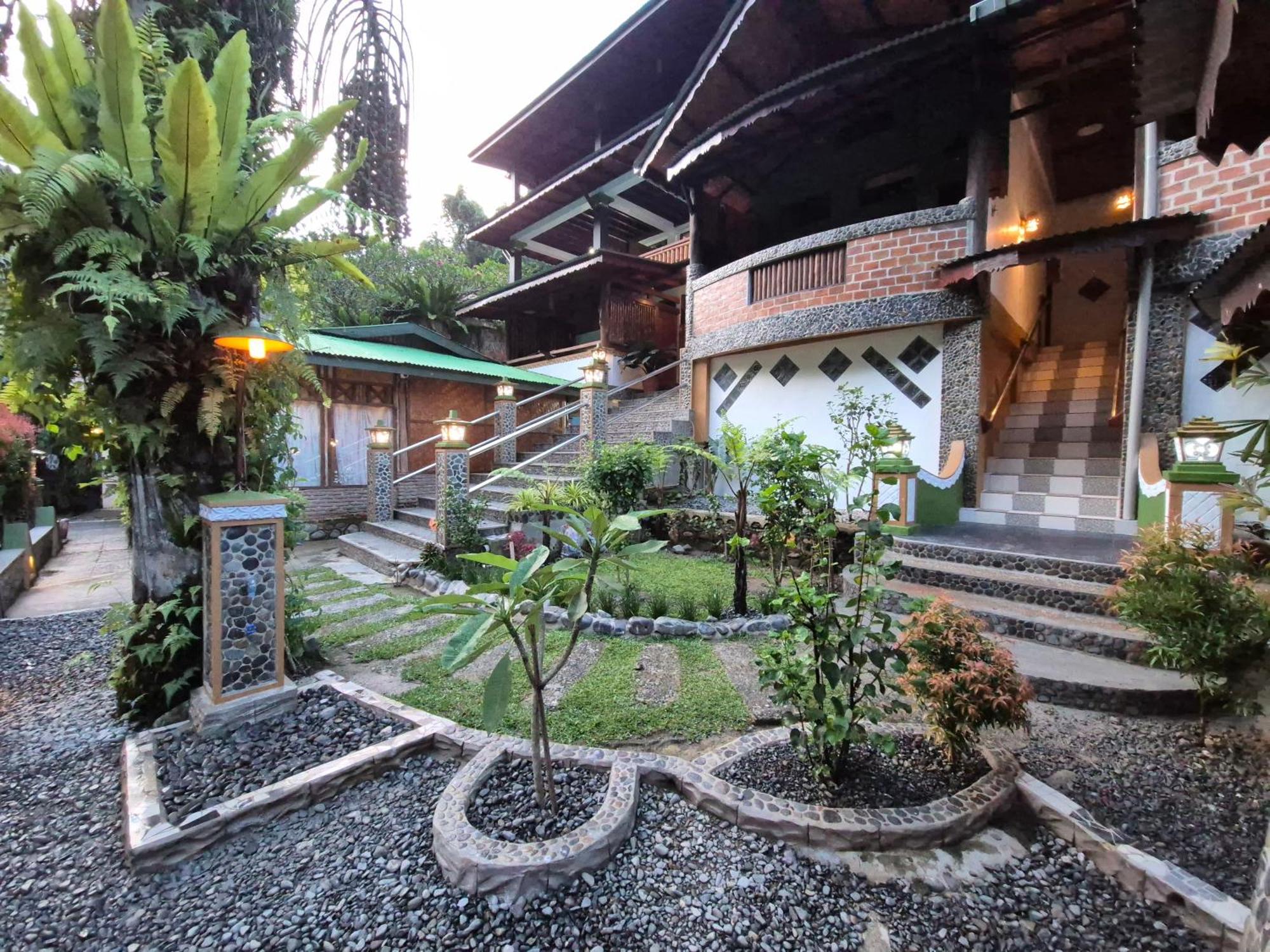 Sam'S Bungalows And Treks Bukit Lawang Extérieur photo